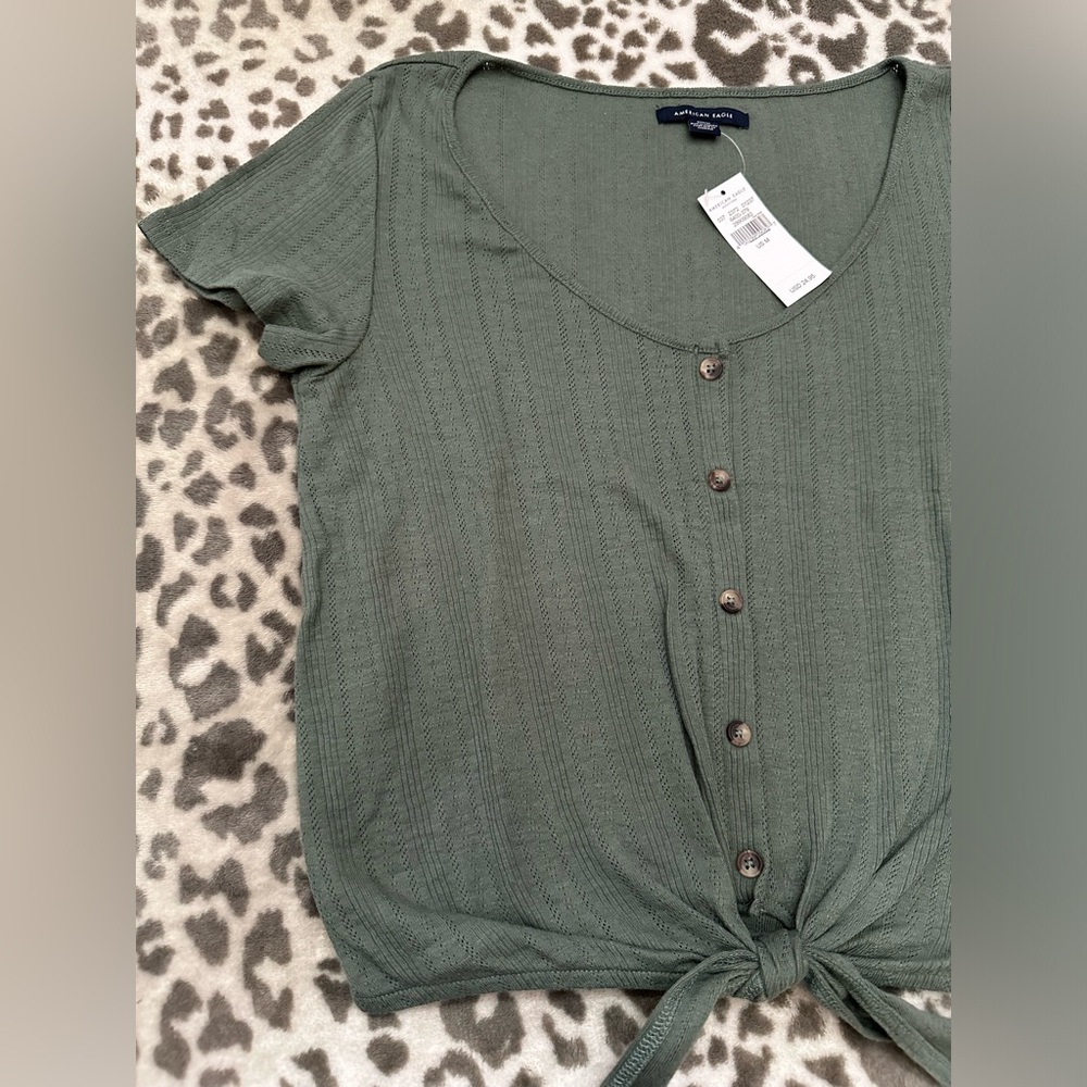 American Eagle Pointelle Button Front Tie Knot T-Shirt in Green Size Medium - Picture 8 of 16